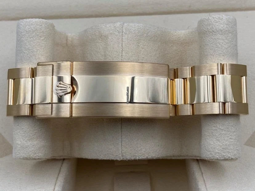 Submariner Date 41mm Black Dial Yellow Gold 126618LN Unworn 2021.